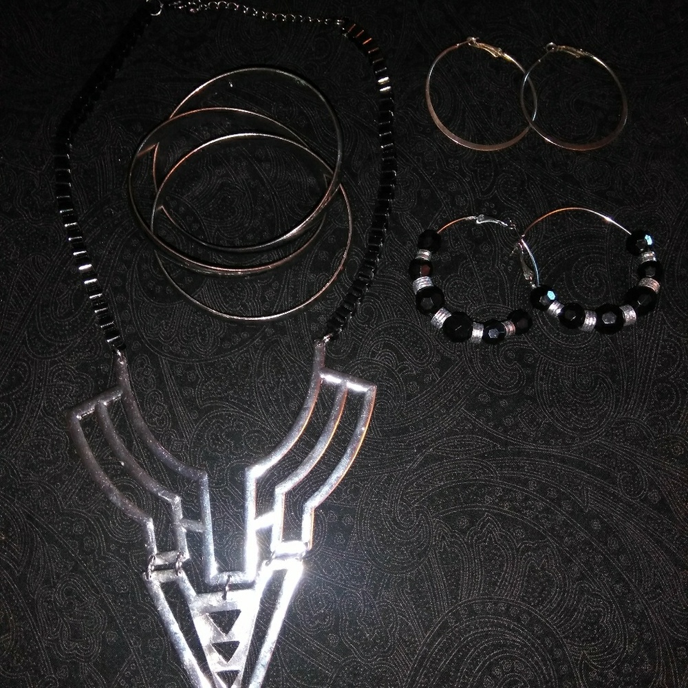 Vintage Silver and Black Fashion Jewelry Set